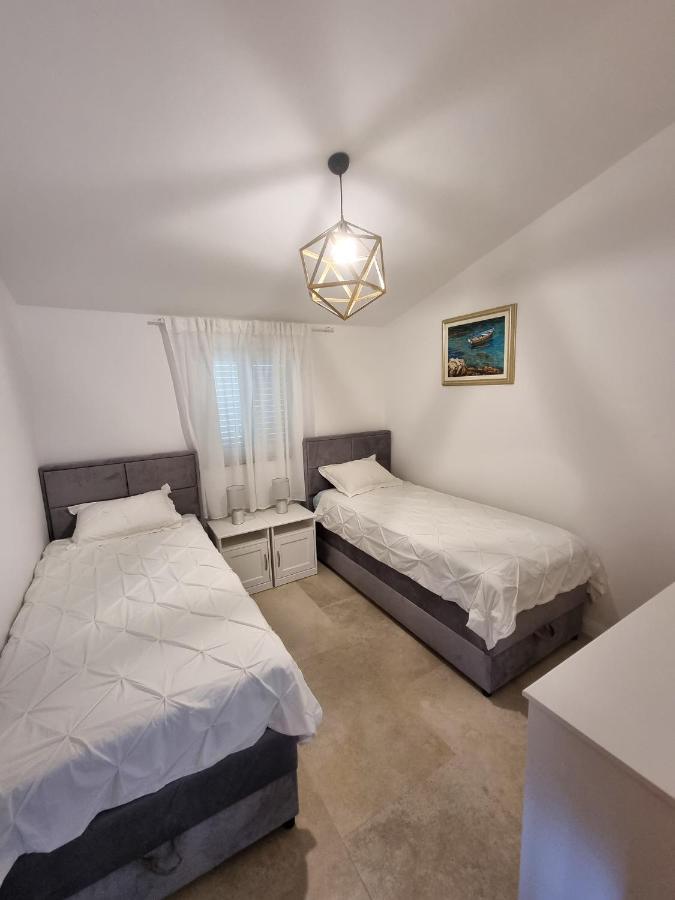 Apartments Bagic Vir Exterior photo