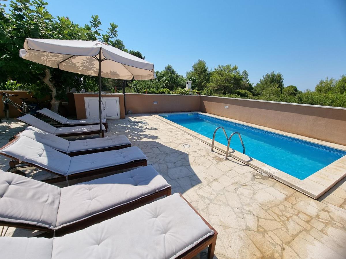 Apartments Bagic Vir Exterior photo